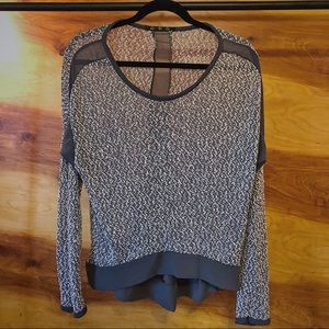 Coin 1904- long sleeve shirt/sweater